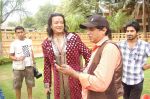Santosh Shukla as Virendra Singh with director sunil agnihotri ON SETS OF KAHAANI CHANDRAKAANTA KI..JPG